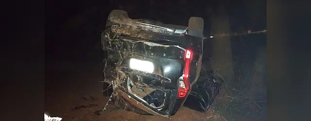 Motorista colide Pajero em anta, capota carro e é socorrida pelos bombeiros