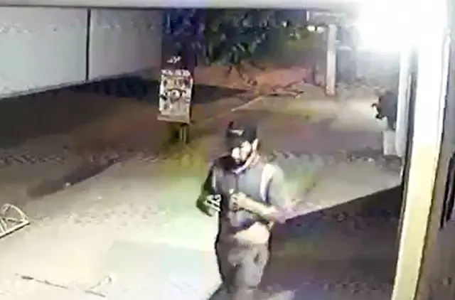 Ladrão quebra porta e furta loja de salgados no centro de Anastácio