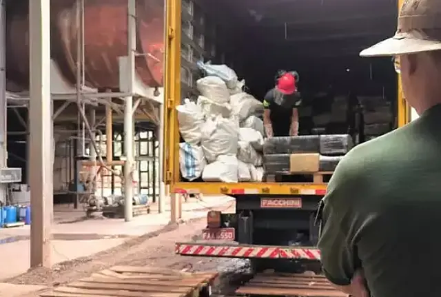 Polícia incinera mais de 16 toneladas de drogas apreendidas em Dourados