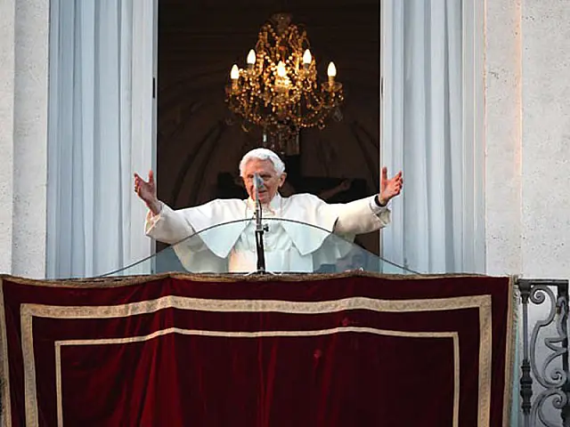 Bento XVI deixa o Vaticano: 'Não sou mais pontífice, mas um peregrino'