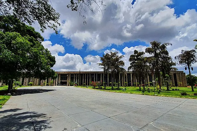 ALEMS analisa projeto que prevê benefício de R$ 900 a cuidador de pessoa com deficiência