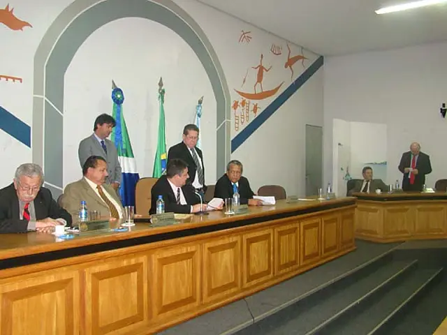 Câmara de Aquidauana aprova em sessão extra a alteração de salários do Magistério