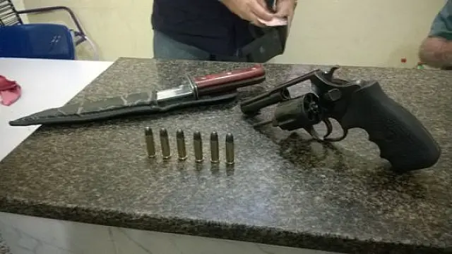 Homem é preso com revólver e punhal de 15cm na cintura em Aquidauana