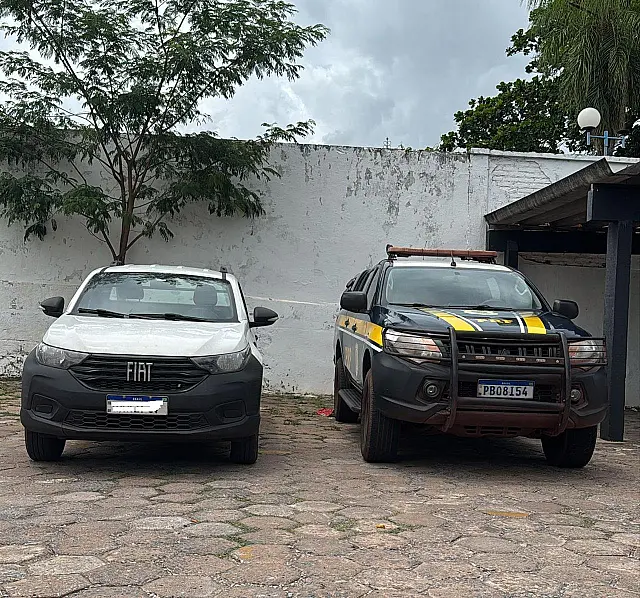 PRF e PM apreendem veículo com registro de furto em MG após parada na BR-262