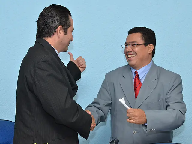 Vereadores aprovam e prefeito Douglas sanciona compra de terreno para 759 casas do PAC-2