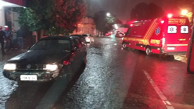 Motorista entra na contramão e causa acidente no bairro Alto