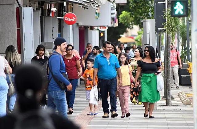 Será que fica aberto? Confira os locais que abrem e fecham nas festas de fim de ano