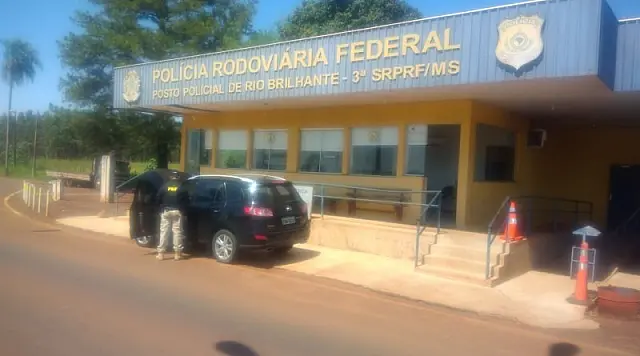 Veículo com placas adulteradas é recuperado pela PRF em Rio Brilhante