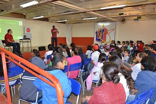 Assessoria Especial de Trânsito realiza palestra educativa no CAIC