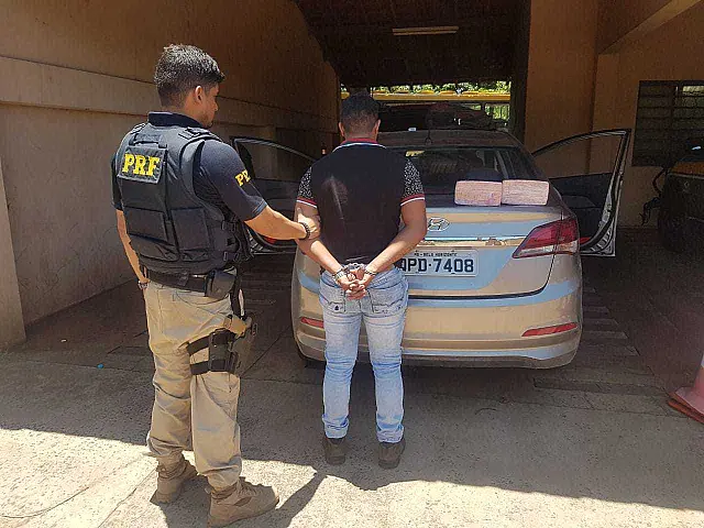 Homem é preso pela PRF com dois quilos de cocaína na 262, em Anastácio