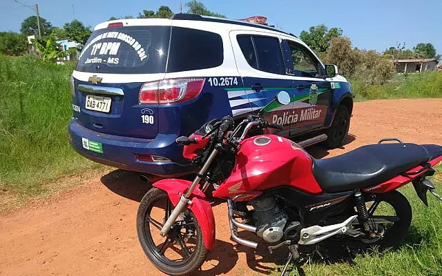 PM recupera motocicleta e avisa proprietário que não sabia que havia sido furtado