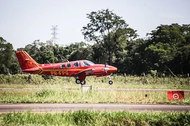 Sargento ferido a tiros de fuzil é levado à Capital pelo Corpo de Bombeiros