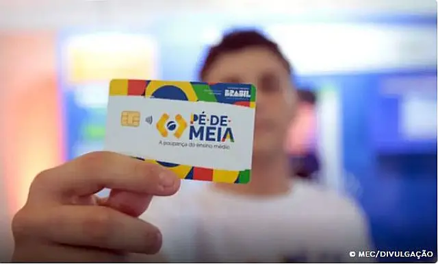 Pé-de-Meia: MEC começa pagar parcelas incentivo-conclusão e Enem