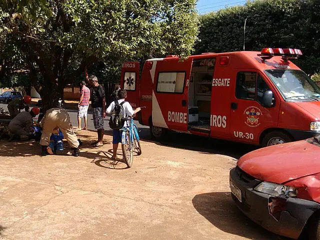 Colisão entre carro e moto deixa feridos em Aquidauana