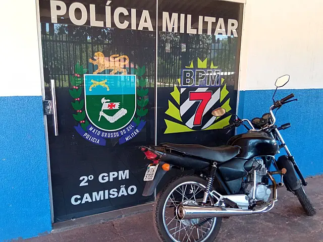 Moto furtada é recuperada no distrito de Camisão