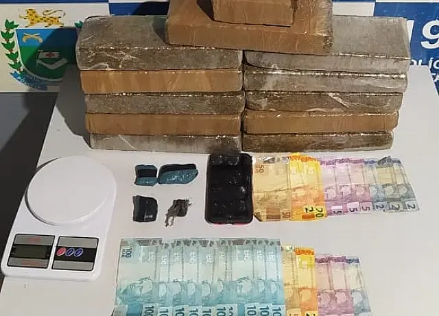 Força Tática apreende mais de 10 kg de maconha