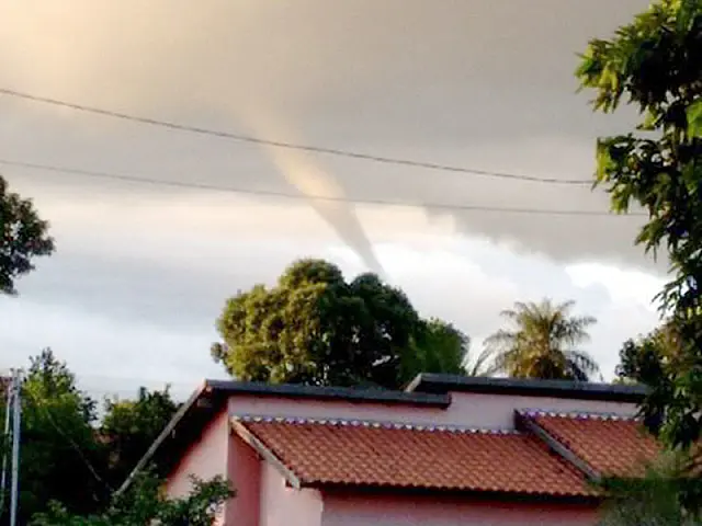 Internautas de Aquidauana flagram tornado na região
