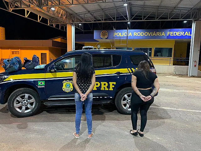 Duas são presas com 16kg de cocaína diluídos em roupas que chegaria a São Paulo
