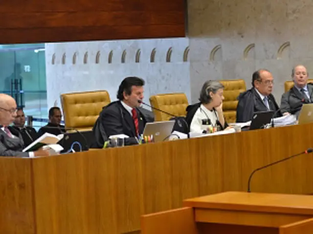 Fux e Barbosa votam pelo fim das doações de empresas para campanhas eleitorais