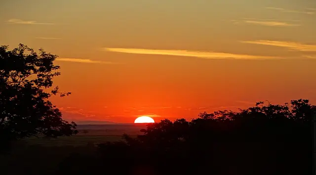 Sol predomina e máxima chega aos 33°C em MS neste sábado