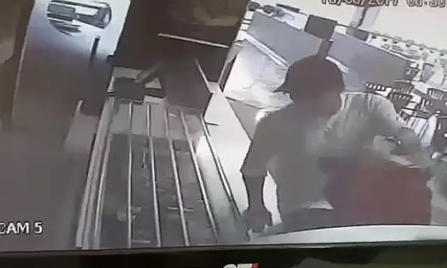 Ladrão 'cara de pau' furta R$ 3,9 mil de loja e é preso ao voltar ao local horas depois
