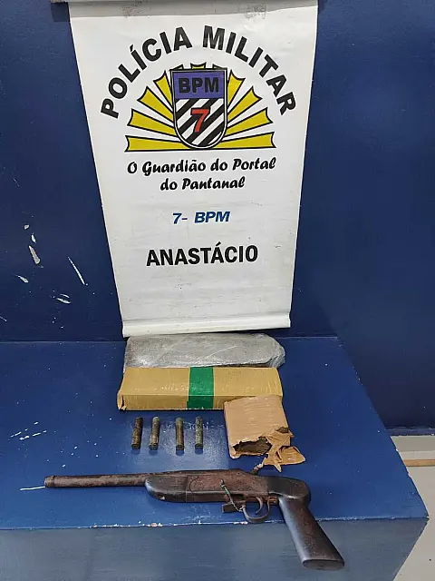 Mulher é presa com arma e mais de 2,5 kg de maconha em Anastácio