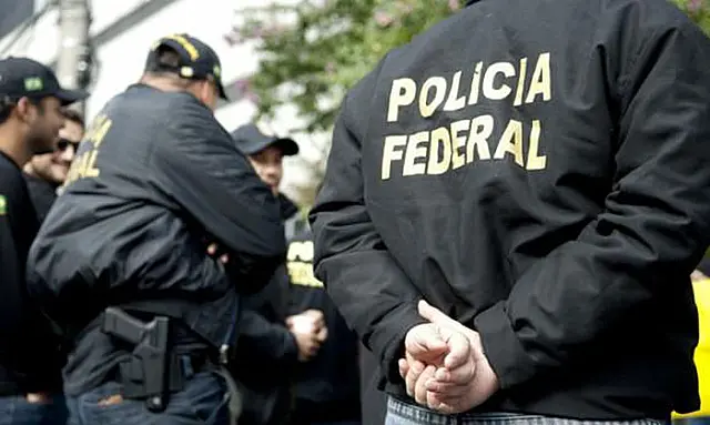 Ônibus com 40 bolivianos é apreendido em Corumbá; 4 pessoas foram presas