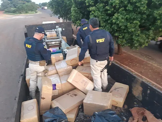 PRF apreende 1,8 tonelada de maconha e carregamento de munições