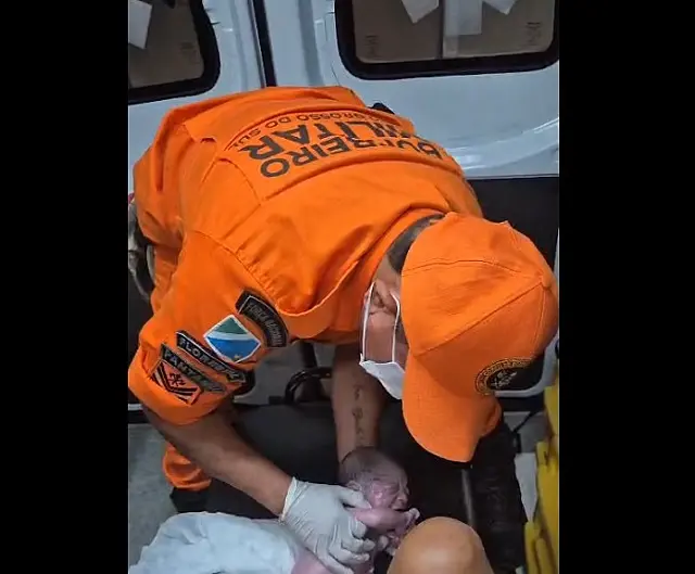 Brian nasce dentro de viatura e marca Dia do Bombeiro em Ladário