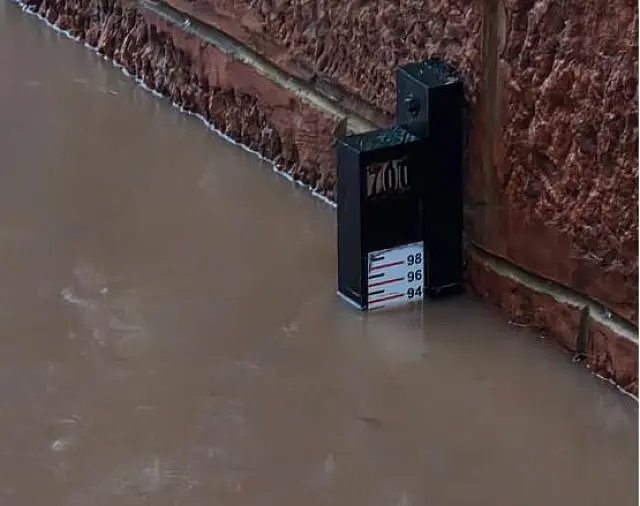 Rio Aquidauana sobe rapidamente durante a madrugada e atinge limite
