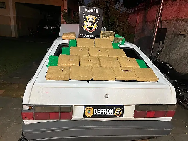 Policiais civis apreendem 19kg de maconha em fundo falso de veículo