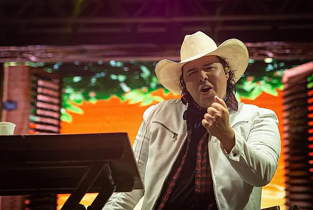 Velório do cantor Aleksandro acontece em Londrina (PR)