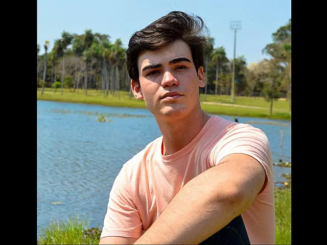 Jovem aquidauanense embarca para a disputa do Mister Beleza Mundial