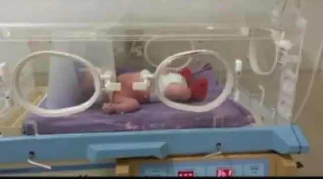 Bebê morre após demora em realização de parto