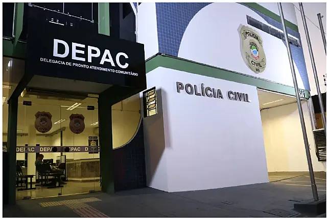 Jovem é beijada e tocada contra vontade por rapaz em boate