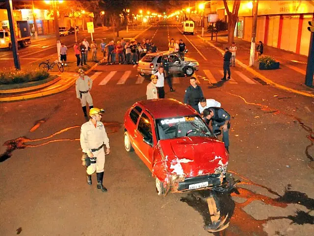 Jovens morrem em acidente entre carros em MS