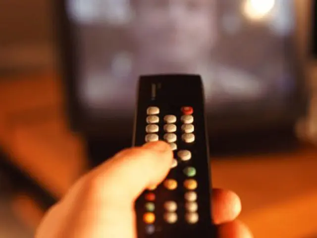 Anatel debate regulamentação do serviço de TV por assinatura