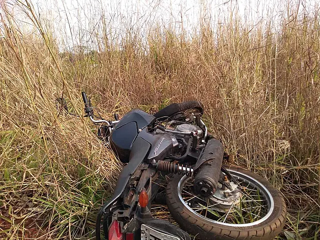 Moto furtada é encontrada pela PMA durante operação na cachoeira do Céuzinho