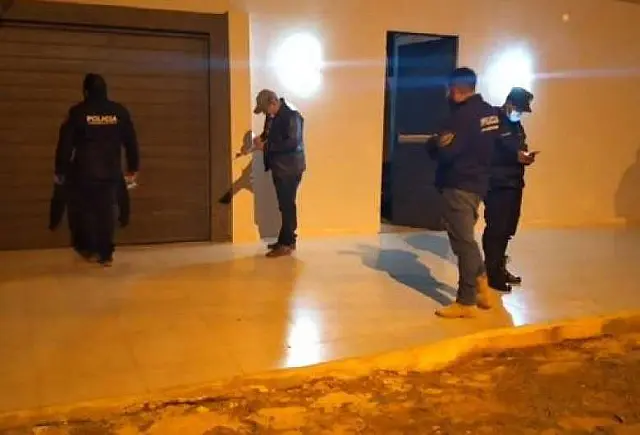 Juiz tem casa atingida por vários disparos de pistola