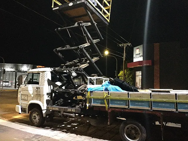 Atenção motoristas, semáforos estão sendo trocados no centro da cidade