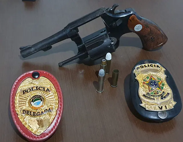 Homem comprou arma após separação e passou a ameaçar a ex e a família dela