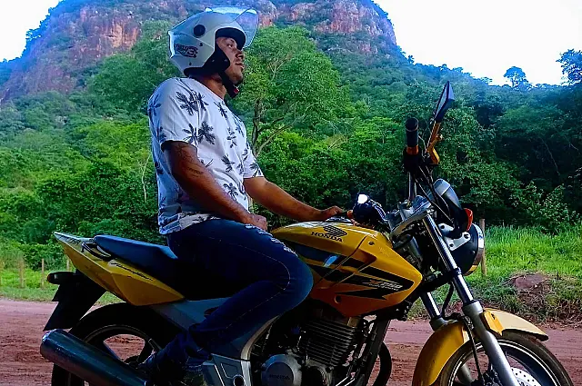Motociclista que morreu na BR-262 era pedreiro e voltava do trabalho com o pai