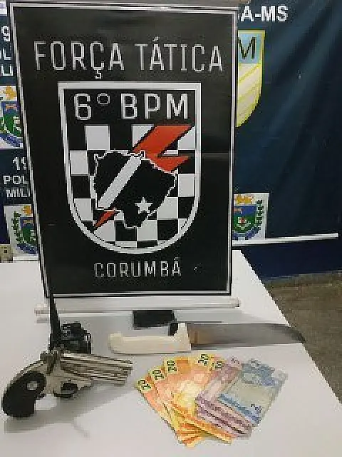 Em menos de 24 horas, PM prende autores de roubo a ônibus