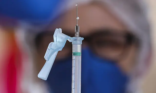 Terceira dose da vacina será aplicada a partir de setembro