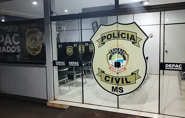 Mulher se esconde em banheiro público após ser esfaqueada pelo marido em Dourados