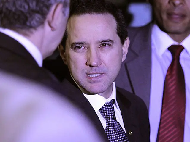 STF suspende sessão que manteve mandato de Natan Donadon