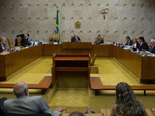 Supremo proíbe doações de empresas para campanhas políticas