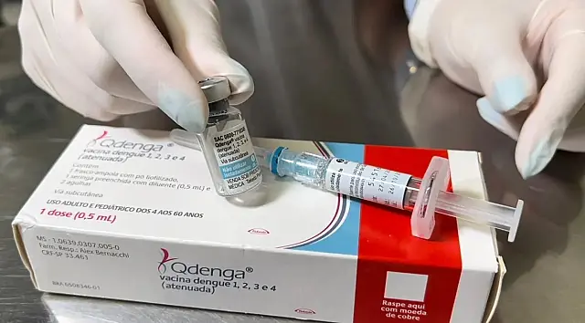 Governo anuncia vacina 100% nacional contra a dengue no SUS em 2026