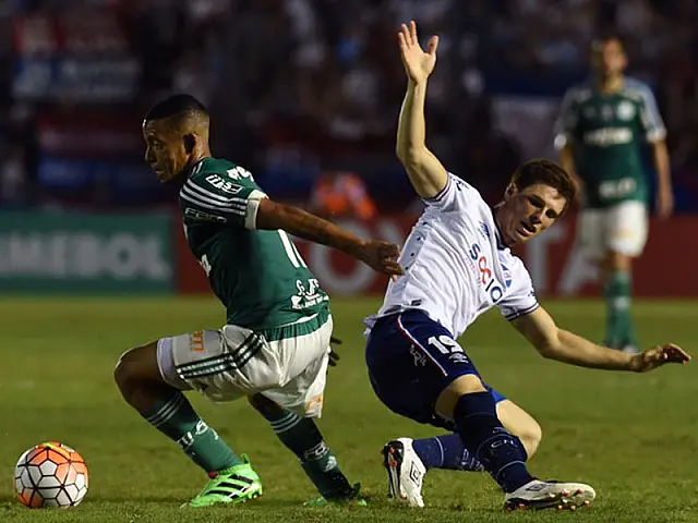 Palmeiras perde de novo para o Nacional e vê vaga ficar mais distante