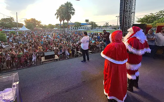 Natal Estrelado entrega brinquedos e encanta mais de 20 mil pessoas em Corumbá